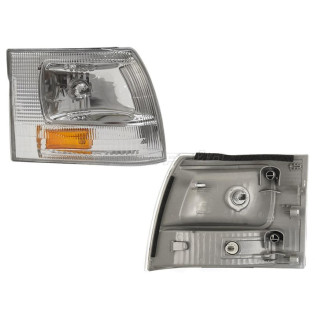 Габарит TOYOTA HIACE 99-04 прав DEPO