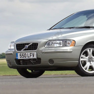 Передний бампер в цвет кузова Volvo S60 (2000-2010)